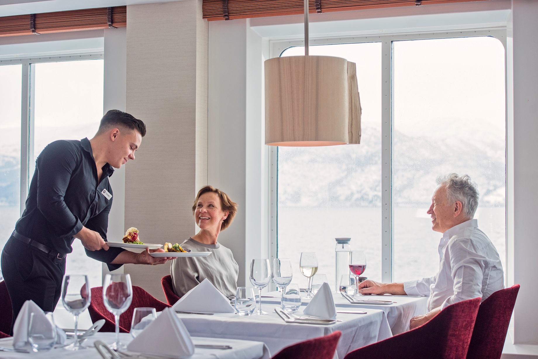 HURTIGRUTEN CRUCEROS FIORDOS NORUEGOS TROLLFJORD NORWAY CRUISES HURTIGRUTEN #Hurtigruten #NorwayFjords #FiordosNoruegos